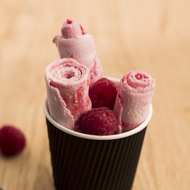 glace ice roll framboise
